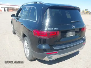 2023 Mercedes-Benz GLB 250 с VIN W1N4M4HB2PW331696, выставлен на аукционе IAAI как лот 42255808 с пробегом 58 880 миль миль и . История ставок и продаж доступна на DreamBid. Изображение 3.
