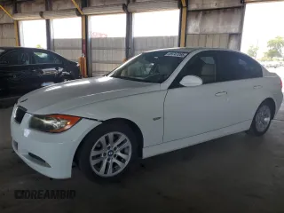 2006 BMW 3 Series 325i z VIN WBAVB135X6PT24700, wystawiony jako Copart lot #59747265 z przebiegiem 202 609 mil mil oraz Czysty tytuł • Clean title. Historia ofert i sprzedaży dostępna na DreamBid. Obrazek 1.
