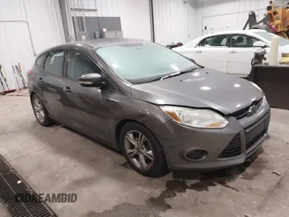 2014 Ford Focus SE with VIN 1FADP3K28EL263507, listed as a IAAI auction lot 41320959 with 127,124 mi miles. Bid and sale history available at carsss.com. Image 1.