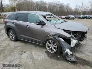 2015 Toyota Highlander LE with VIN 5TDBKRFH8FS196280, listed as a Copart auction lot 51072125 with 0 mi miles and Non Repairable. Bid and sale history available at carsss.com. Image 4.