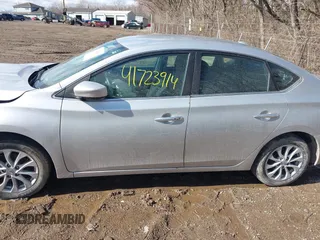 2019 Nissan Sentra S z VIN 3N1AB7APXKY372220, wystawiony jako IAAI lot #41723914 z przebiegiem 103 308 mil mil oraz . Historia ofert i sprzedaży dostępna na DreamBid. Obrazek 14.