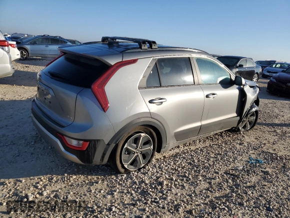 2024 Kia Niro LX with VIN KNDCP3LE1R5178033, listed as a Copart auction lot 44206525 with 21,324 mi miles and Salvage Title. Bid and sale history available at carsss.com. Image 3.