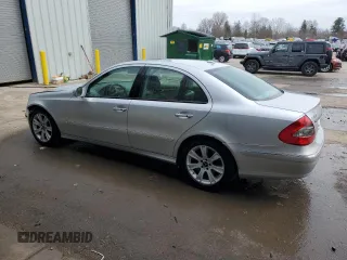 2009 Mercedes-Benz E Luxury 3.5L with VIN WDBUF87X09B372911, listed as a Copart auction lot 53430975 with 174,585 mi miles and Salvage Title. Bid and sale history available at carsss.com. Image 2.