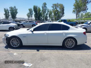 2015 BMW 5 Series 528i z VIN WBA5A5C58FD514538, wystawiony jako IAAI lot #42301127 z przebiegiem 147 084 mil mil oraz . Historia ofert i sprzedaży dostępna na DreamBid. Obrazek 14.