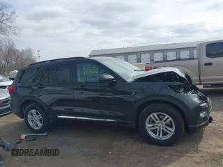 2022 Ford Explorer XLT with VIN 1FMSK8DHXNGA55681, listed as a IAAI auction lot 41833008 with 1 mi miles. Bid and sale history available at carsss.com. Image 14.