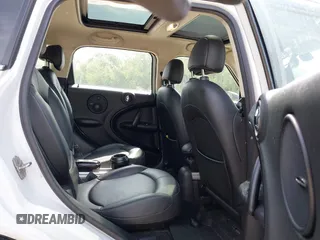 2012 MINI Countryman S с VIN WMWZC5C5XCWM11911, выставлен на аукционе IAAI как лот 42252488 с пробегом 154 010 миль миль и . История ставок и продаж доступна на DreamBid. Изображение 8.