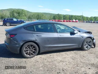 2023 Tesla Model 3 z VIN 5YJ3E1EA2PF492659, wystawiony jako IAAI lot #42284833 z przebiegiem 41 205 mil mil oraz . Historia ofert i sprzedaży dostępna na DreamBid. Obrazek 13.