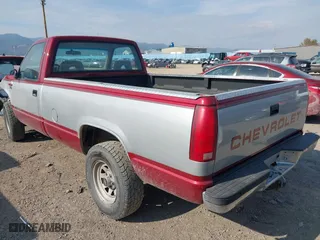 1992 Chevrolet C/K 1500 with VIN 1GCEK14K7NE106585, listed as a IAAI auction lot 40571156 with 148,563 mi miles. Bid and sale history available at carsss.com. Image 3.