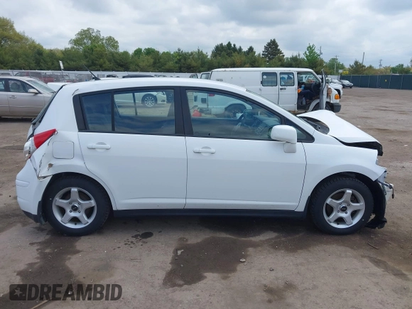 2009 Nissan Versa S с VIN 3N1BC13E29L372004, выставлен на аукционе IAAI как лот 42238770 с пробегом 100 951 миль миль и . История ставок и продаж доступна на DreamBid. Изображение 14.