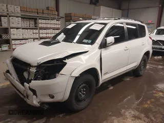 2007 Toyota RAV4 Sport with VIN JTMBK32V775019073, listed as a IAAI auction lot 41541019 with 135,667 mi miles. Bid and sale history available at carsss.com. Image 2.