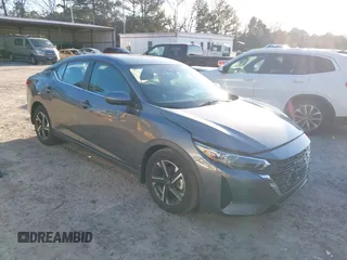 2024 Nissan Sentra SV z VIN 3N1AB8CV8RY369652, wystawiony jako IAAI lot #41154760 z przebiegiem 2 636 mil mil oraz . Historia ofert i sprzedaży dostępna na DreamBid. Obrazek 1.