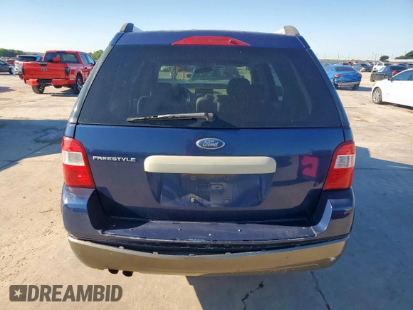 2005 Ford Freestyle SE z VIN 1FMZK01175GA28106, wystawiony jako Copart lot #56126035 z przebiegiem 121 936 mil mil oraz Szkoda całkowita • Salvage title. Historia ofert i sprzedaży dostępna na DreamBid. Obrazek 6.