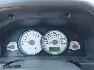 2006 Ford Escape XLT with VIN 1FMCU03116KB57387, listed as a IAAI auction lot 41813041 with 180,417 mi miles. Bid and sale history available at carsss.com. Image 7.