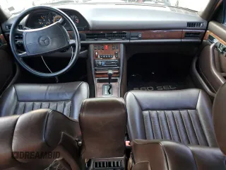1986 Mercedes-Benz 560 with VIN WDBCA39DXGA239219, listed as a Copart auction lot 82033964 with 181,031 mi miles and Clean Title. Bid and sale history available at DreamBid. Image 8.