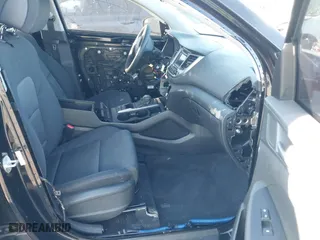 2017 Hyundai Tucson SE Plus with VIN KM8J33A46HU598450, listed as a IAAI auction lot 41709481 with 34,781 mi miles. Bid and sale history available at carsss.com. Image 5.