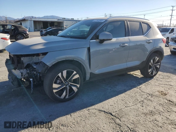 2024 Volvo XC40 Plus Bright Theme с VIN YV4L12UE4R2293380, выставлен на аукционе Copart как лот 87645985 с пробегом 12 288 миль миль и Списание • Salvage title. История ставок и продаж доступна на DreamBid. Изображение 1.