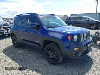 2017 Jeep Renegade Latitude z VIN ZACCJBBBXHPF90329, wystawiony jako IAAI lot #42174291 z przebiegiem 72 295 mil mil oraz . Historia ofert i sprzedaży dostępna na DreamBid. Obrazek 1.