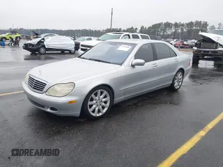 2002 Mercedes-Benz S-Class 5.0L with VIN WDBNG75J82A264932, listed as a IAAI auction lot 41388088 with 195,747 mi miles. Bid and sale history available at carsss.com. Image 2.
