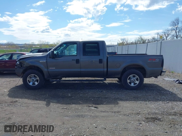 2005 Ford F-250 XL z VIN 1FTSW21P75EA97710, wystawiony jako IAAI lot #42157139 z przebiegiem 182 470 mil mil oraz . Historia ofert i sprzedaży dostępna na DreamBid. Obrazek 14.