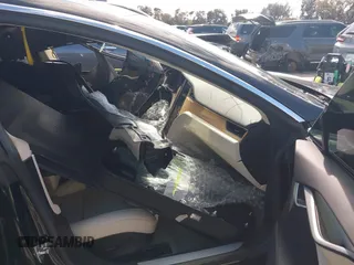 2019 Tesla Model S 75D с VIN 5YJSA1E22KF305722, выставлен на аукционе IAAI как лот 41765921 с пробегом 35 361 миль миль и . История ставок и продаж доступна на DreamBid. Изображение 5.