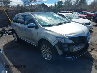 2014 Lincoln MKX with VIN 2LMDJ8JK4EBL10705, listed as a IAAI auction lot 41870228 with 166,527 mi miles and . Bid and sale history available at DreamBid. Image 1.