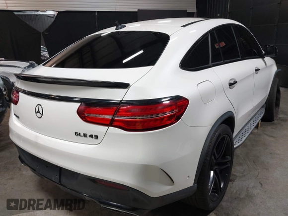 2017 Mercedes-Benz GLE 43 AMG z VIN 4JGED6EB3HA057334, wystawiony jako IAAI lot #42368824 z przebiegiem 81 749 mil mil oraz . Historia ofert i sprzedaży dostępna na DreamBid. Obrazek 4.