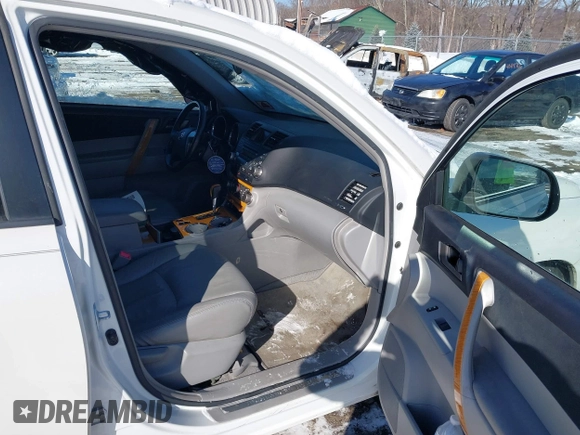 2010 Toyota Highlander Hybrid with VIN JTEBW3EH7A2041461, listed as a IAAI auction lot 41404907 with 192,670 mi miles. Bid and sale history available at carsss.com. Image 5.