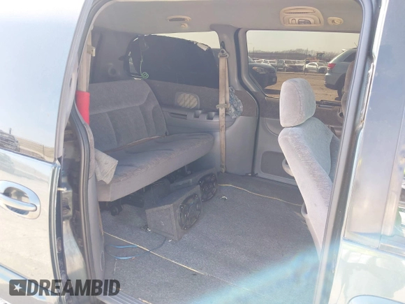 2000 Dodge Caravan SE with VIN 2B4GP44GXYR612794, listed as a IAAI auction lot 41800030 with 485,798 mi miles. Bid and sale history available at carsss.com. Image 8.