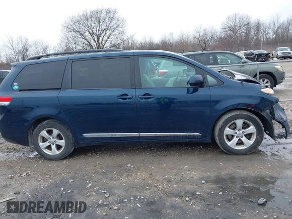 2011 Toyota Sienna LE AAS with VIN 5TDKK3DC4BS094456, listed as a IAAI auction lot 41956894 with 176,882 mi miles. Bid and sale history available at carsss.com. Image 13.