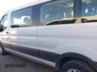 2021 Ford Transit Passenger XL z VIN 1FBAX2Y89MKA49850, wystawiony jako IAAI lot #41602893 z przebiegiem 74 248 mil mil oraz . Historia ofert i sprzedaży dostępna na DreamBid. Obrazek 14.