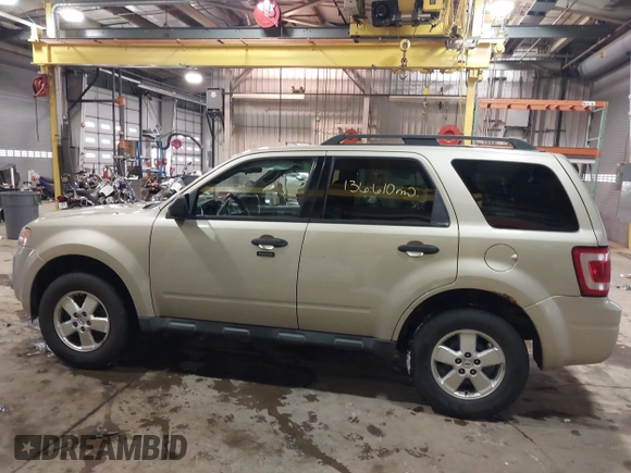 2011 Ford Escape XLT with VIN 1FMCU0D75BKB11168, listed as a IAAI auction lot 41327470 with 136,610 mi miles. Bid and sale history available at carsss.com. Image 15.
