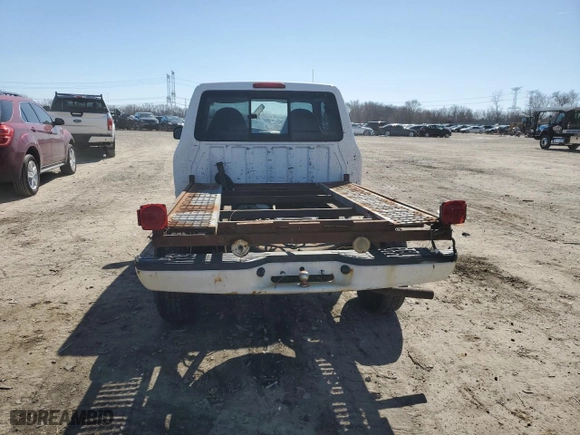 2001 Mazda B-Series 2WD Truck DS with VIN 4F4YR16V41TM31322, listed as a Copart auction lot 48675705 with 121,767 mi miles and Clean Title. Bid and sale history available at carsss.com. Image 6.