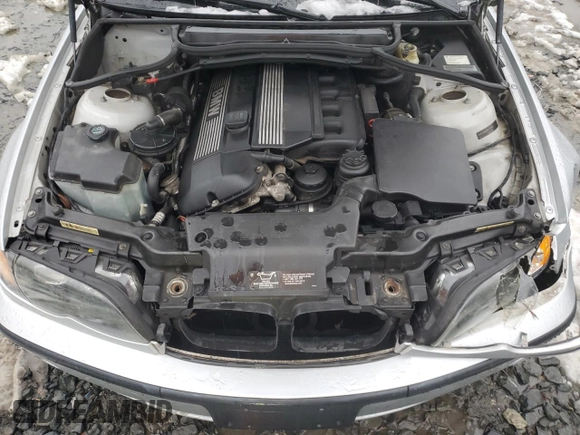 2004 BMW 3 Series 325i with VIN WBAET37464NH04736, listed as a Copart auction lot 44700895 with 219,460 mi miles and Salvage Title. Bid and sale history available at carsss.com. Image 13.
