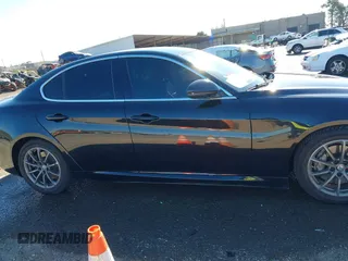 2018 Alfa Romeo Giulia with VIN ZARFAEBN5J7581071, listed as a IAAI auction lot 41313207 with 91,793 mi miles. Bid and sale history available at carsss.com. Image 13.