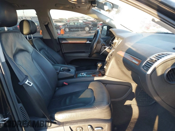 2014 Audi Q7 3.0T Premium with VIN WA1CGAFE4ED012180, listed as a IAAI auction lot 41134033 with 136,002 mi miles. Bid and sale history available at carsss.com. Image 5.