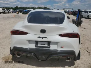 2025 Toyota Supra 3.0 z VIN WZ1DB0G09SW069188, wystawiony jako Copart lot #56728865 z przebiegiem 2129 mil mil oraz Szkody całkowita. Historia ofert i sprzedaży dostępna na DreamBid. Obrazek 6.