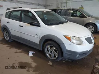 2005 Pontiac Vibe with VIN 5Y2SM63825Z467313, listed as a IAAI auction lot 41993523 with 270,937 mi miles. Bid and sale history available at carsss.com. Image 1.