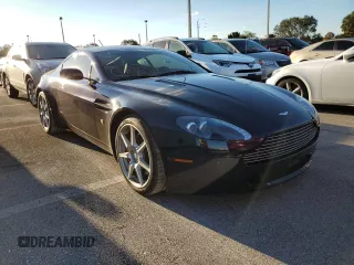 2006 Aston Martin Vantage z VIN SCFBB03B86GC02069, wystawiony jako Copart lot #62180302 z przebiegiem 10 055 mil mil oraz Szkody całkowita. Historia ofert i sprzedaży dostępna na DreamBid. Obrazek 1.
