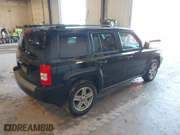 2008 Jeep Patriot Sport z VIN 1J8FT28W68D664256, wystawiony jako IAAI lot #42269345 z przebiegiem 150 138 mil mil oraz . Historia ofert i sprzedaży dostępna na DreamBid. Obrazek 4.