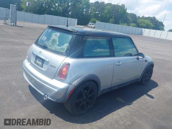2002 MINI Hardtop with VIN WMWRC33462TC34269, listed as a IAAI auction lot 42265191 with Not Provided miles and . Bid and sale history available at DreamBid. Image 4.