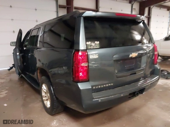 2019 Chevrolet Suburban LT with VIN 1GNSKHKC7KR166918, listed as a IAAI auction lot 41575884 with NaN miles. Bid and sale history available at carsss.com. Image 3.
