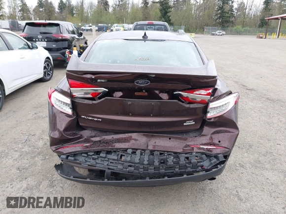 2019 Ford Fusion SE with VIN 3FA6P0HD0KR136232, listed as a IAAI auction lot 42015102 with 66,472 mi miles. Bid and sale history available at carsss.com. Image 16.