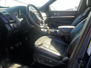 2018 Ford Explorer XLT z VIN 1FM5K7D82JGA41100, wystawiony jako Copart lot #53668305 z przebiegiem 117 733 mil mil oraz Szkody całkowita. Historia ofert i sprzedaży dostępna na DreamBid. Obrazek 7.
