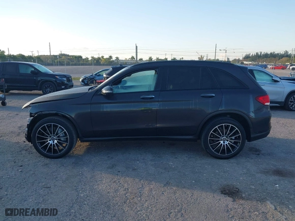 2022 Mercedes-Benz GLC with VIN W1N0G8DB8NV334589, listed as a IAAI auction lot 41521001 with 48,764 mi miles. Bid and sale history available at carsss.com. Image 15.