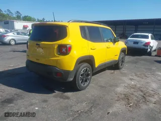 2023 Jeep Renegade Upland with VIN ZACNJDB11PPP58351, listed as a IAAI auction lot 41890948 with 34,453 mi miles. Bid and sale history available at carsss.com. Image 4.