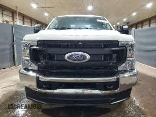 2021 Ford F-250 XL with VIN 1FT7X2B65MEC11811, listed as a Copart auction lot 43934155 with 110,725 mi miles and Clean title. Bid and sale history available at DreamBid. Image 5.