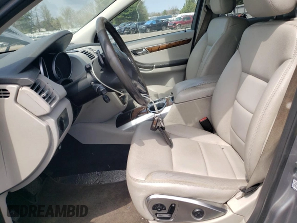 2011 Mercedes-Benz R R 350 with VIN 4JGCB6FE4BA115559, listed as a Copart auction lot 51946455 with 190,266 mi miles and Salvage Title. Bid and sale history available at carsss.com. Image 7.