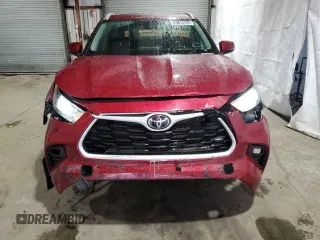 2024 Toyota Highlander LE with VIN 5TDKDRBHXRS545363, listed as a Copart auction lot 60796965 with 23,938 mi miles and Clean title. Bid and sale history available at DreamBid. Image 5.