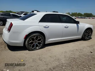 2018 Chrysler 300 Touring z VIN 2C3CCAAG4JH302012, wystawiony jako Copart lot #52806985 z przebiegiem 73 335 mil mil oraz Szkoda całkowita • Salvage title. Historia ofert i sprzedaży dostępna na DreamBid. Obrazek 3.