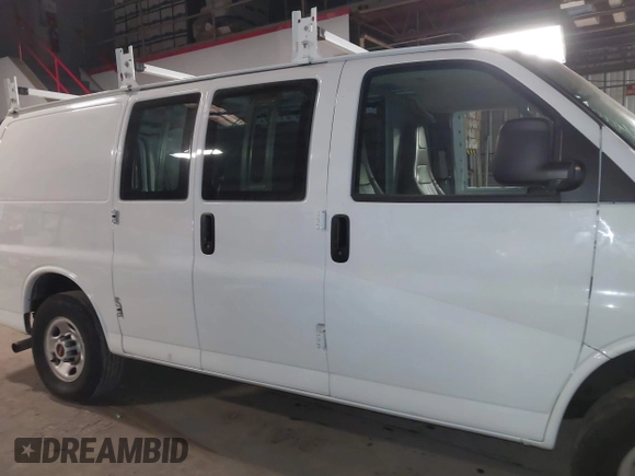 2022 GMC Savana Cargo Van with VIN 1GTW7AF77N1222004, listed as a IAAI auction lot 40864118 with 66,592 mi miles. Bid and sale history available at carsss.com. Image 14.